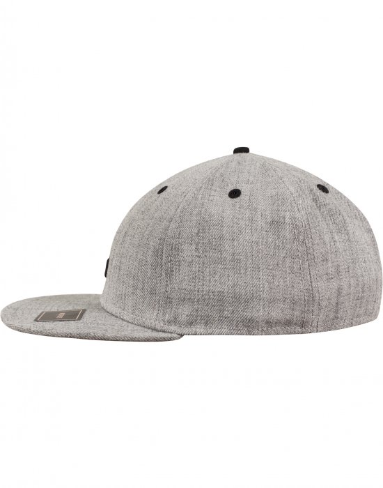 Шапка с козирка в сиво Letter Snapback L, Urban Classics, Шапки с козирка - Complex.bg