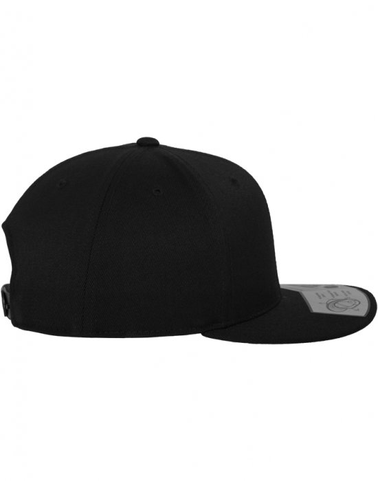 Шапка с козирка в черно 110 Fitted Snapback, Urban Classics, Шапки с козирка - Complex.bg