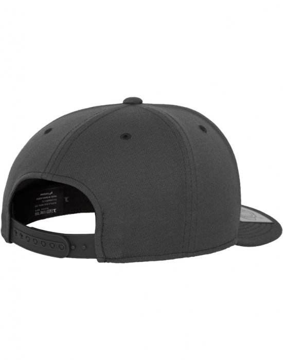 Шапка с козирка в тъмносиво 110 Fitted Snapback, Urban Classics, Шапки с козирка - Complex.bg