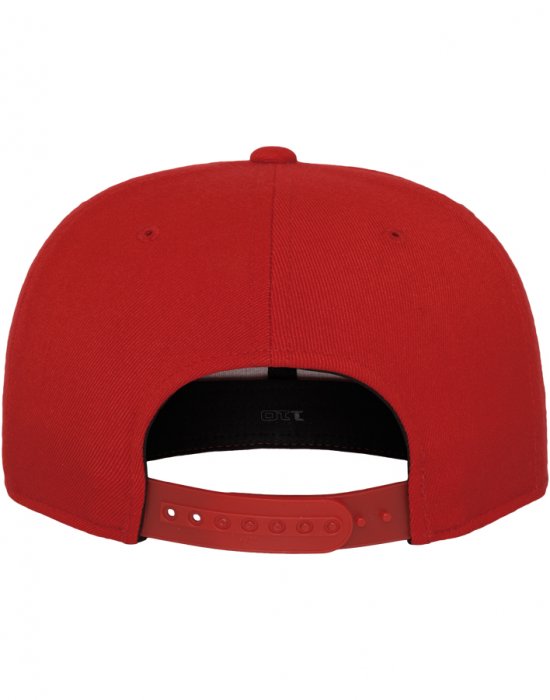 Шапка с козирка в червено 110 Fitted Snapback, Urban Classics, Шапки с козирка - Complex.bg