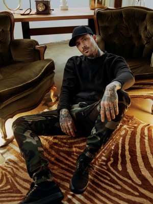 Шапка с козирка в черно 110 Flexfit Pro Formance black