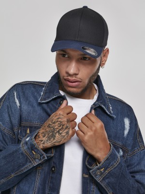 Шапка с козирка в черно Flexfit Wooly Combed  Шапка с козирка в черно Flexfit Wooly Combed