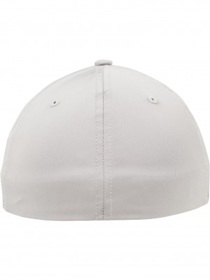 Шапка с козирка в бяло Tech Flexfit  Шапка с козирка в бяло Tech Flexfit