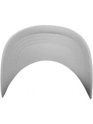 Шапка с козирка в бяло Unstructured Tech Flexfit  Шапка с козирка в бяло Unstructured Tech Flexfit