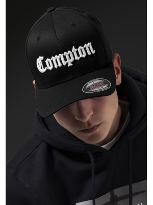 Черна шапка с козирка Flexfit Compton