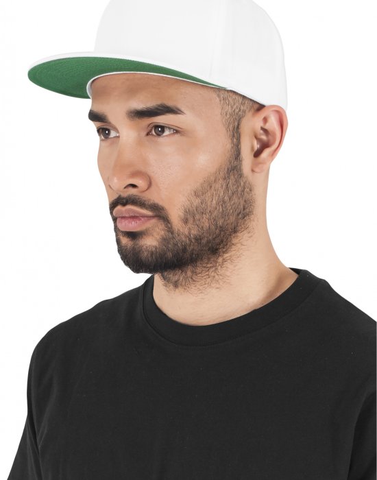 Шапка с козирка в бяло Classic 5 Panel Snapback, Urban Classics, Шапки с козирка - Complex.bg