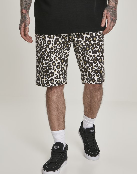 Мъжки къси панталони в леопардов принт Urban Classics AOP, Urban Classics, Къси панталони - Complex.bg