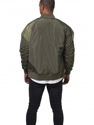 Мъжко яке, тип бомбър Urban Classics Oversized в цвят маслина
