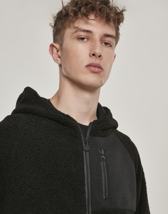 Мъжко яке в черно от Urban Classics Hooded Sherpa Zip, Urban Classics, Зимни якета - Complex.bg