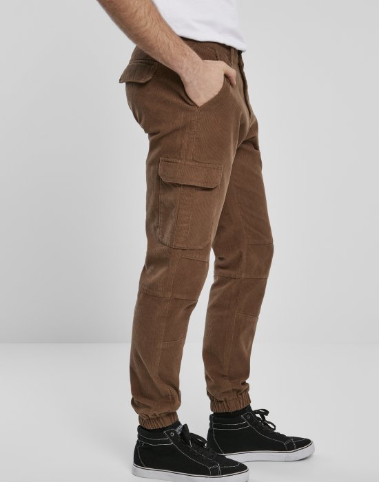 Купи Мъжки карго панталони в кафяво Urban Classics Corduroy Cargo Jogging Pants, Urban Classics, Панталони онлайн - Complex.bg Мъжки карго панталони в кафяво Urban Classics Corduroy Cargo Jogging Pants, Urban Classics, Панталони - Complex.bg