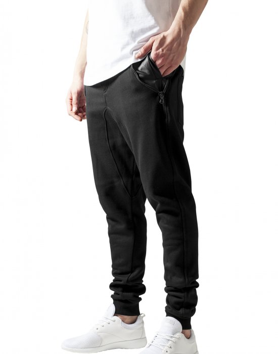 Мъжки спортен панталон в черно Urban Classics Side Zip Leather Pocket Sweatpant, Urban Classics, Панталони - Complex.bg