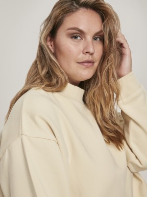 Дамска блуза в пясъчен цвят от Urban Classics Ladies Oversized High Neck Crew 