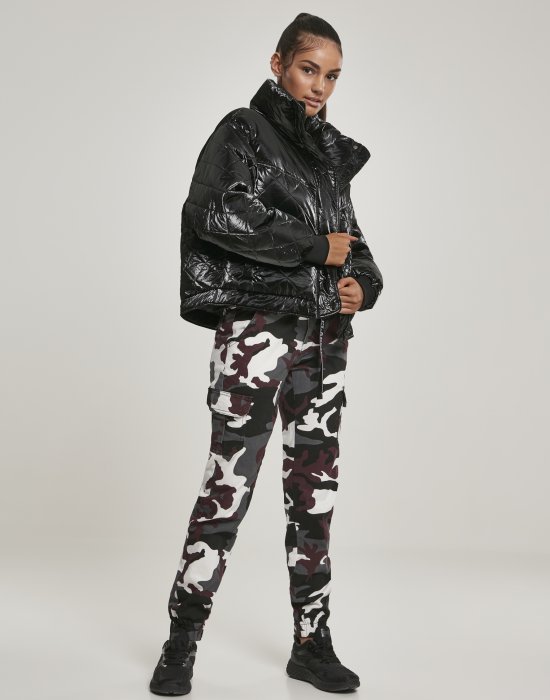 Дамски карго панталон във винено камуфлажен цвят Urban Classics Ladies High Waist Camo Cargo Pants, Urban Classics, Панталони - Complex.bg