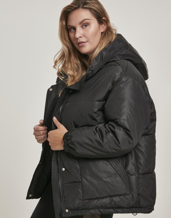 Купи Дамско яке в черно Urban Classics Ladies Oversized Hooded Puffer, Urban Classics, Якета онлайн - Complex.bg Дамско яке в черно Urban Classics Ladies Oversized Hooded Puffer, Urban Classics, Якета - Complex.bg