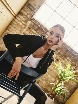 Дамско яке в черно Urban Classics Ladies Sweat Parka