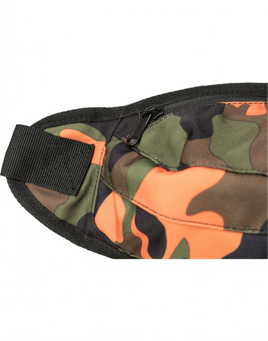 Чанта за рамо в оранжев камуфлаж URBAN CLASSICS CAMO SHOULDER BAG, Urban Classics, Чанти и Раници - Complex.bg