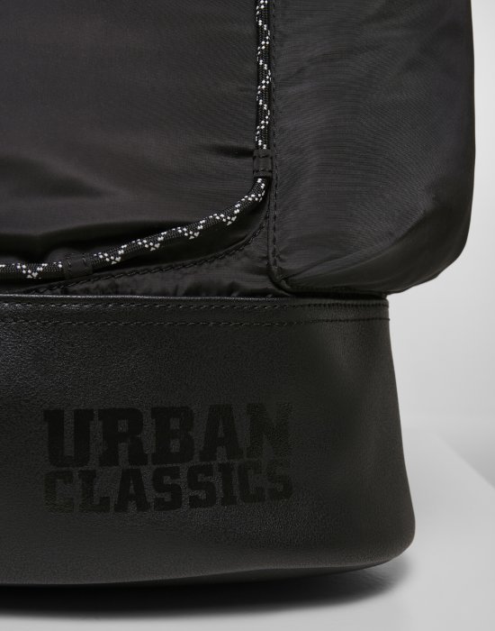 Раница в черен цвят URBAN CLASSICS LIGHT WEIGHT HIKING BACKPACK, Urban Classics, Чанти и Раници - Complex.bg