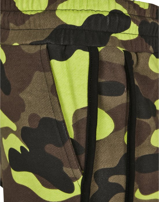 Дамски къси панталони в жълт камуфлаж Urban Classics Ladies Printed Camo Hot Pants frozenyellow camo, Urban Classics, Къси панталони - Complex.bg