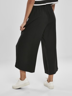 Дамски панталон в черно Urban Classics Ladies Wide Viscose Culotte
