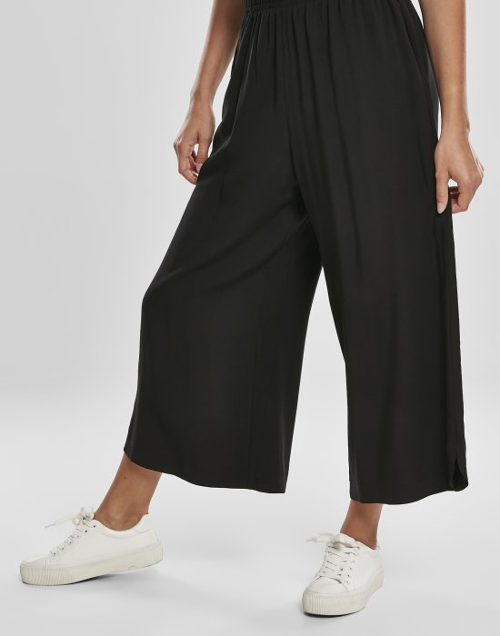 Дамски панталон в черно Urban Classics Ladies Wide Viscose Culotte, Urban Classics, Панталони - Complex.bg