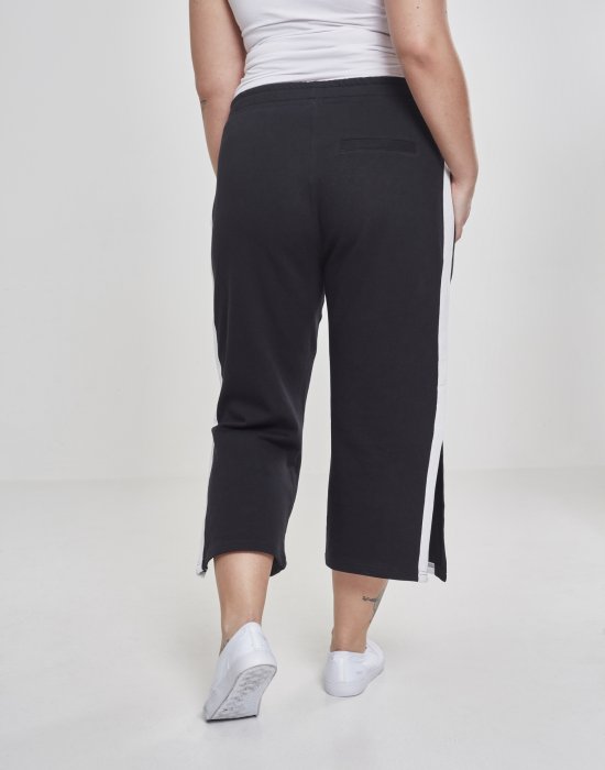 Дамски панталони в черен цвят Urban Classics Ladies Taped Terry Culotte black/white, Urban Classics, Панталони - Complex.bg