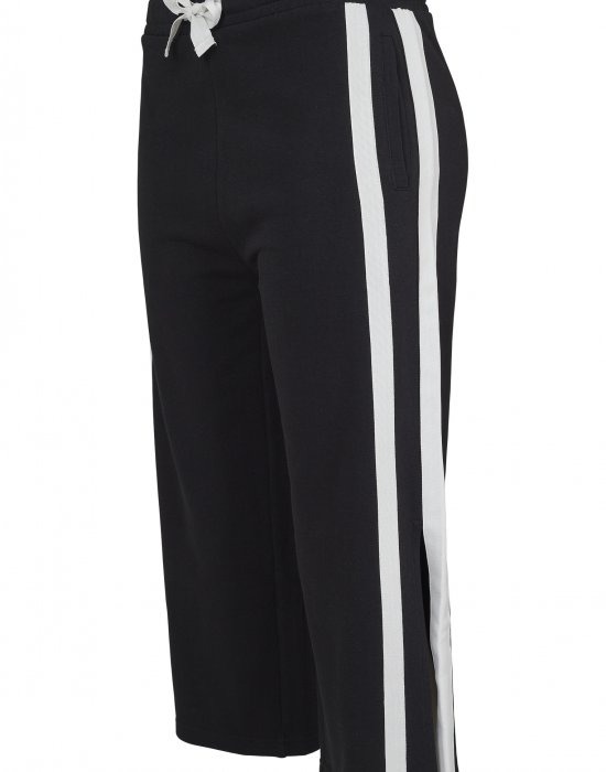 Дамски панталони в черен цвят Urban Classics Ladies Taped Terry Culotte black/white, Urban Classics, Панталони - Complex.bg