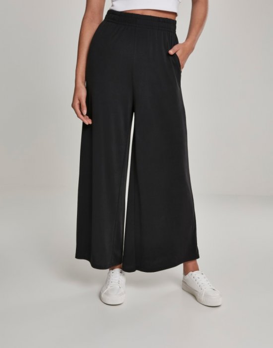 Дамски панталон в черен цвят Urban Classics Ladies Modal Culotte black, Urban Classics, Панталони - Complex.bg