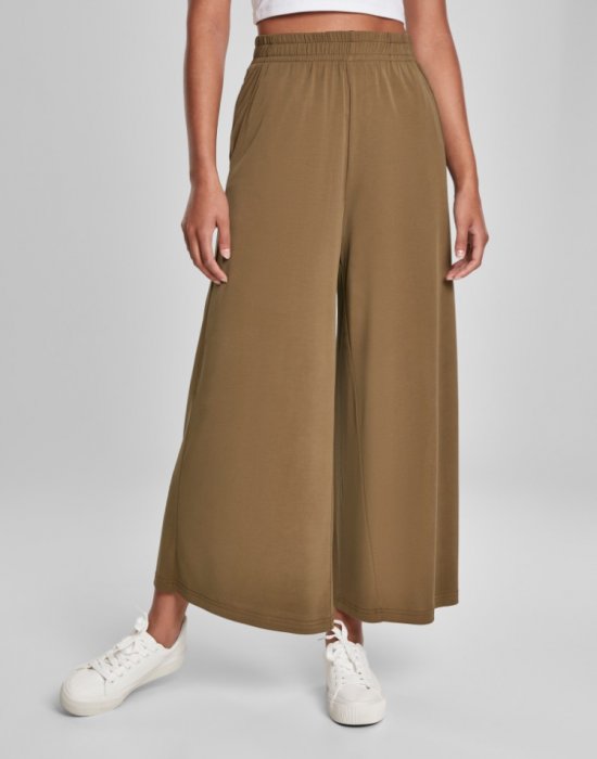 Дамски панталон в масленозелен цвят Urban Classics Ladies Modal Culotte summerolive, Urban Classics, Панталони - Complex.bg