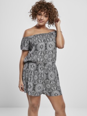 Дамски къс гащеризон на черно-бели мотиви Urban Classics Ladies AOP Off Shoulder Short 