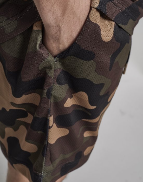 Мъжки къси панталони в камуфлажен цвят Urban Classics Camo Mesh Shorts, Urban Classics, Къси панталони - Complex.bg