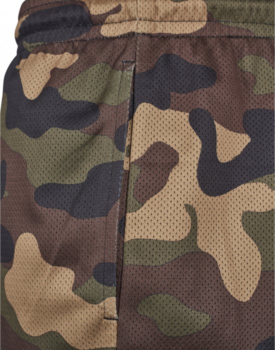 Мъжки къси панталони в камуфлажен цвят Urban Classics Camo Mesh Shorts, Urban Classics, Къси панталони - Complex.bg