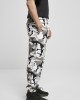 Мъжко долнище в камуфлажен десен Urban Classics Basic Camo Sweatpants 2.0, Urban Classics, Долнища - Complex.bg