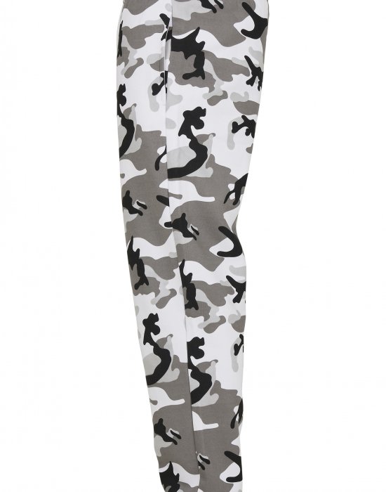 Мъжко долнище в камуфлажен десен Urban Classics Basic Camo Sweatpants 2.0, Urban Classics, Долнища - Complex.bg