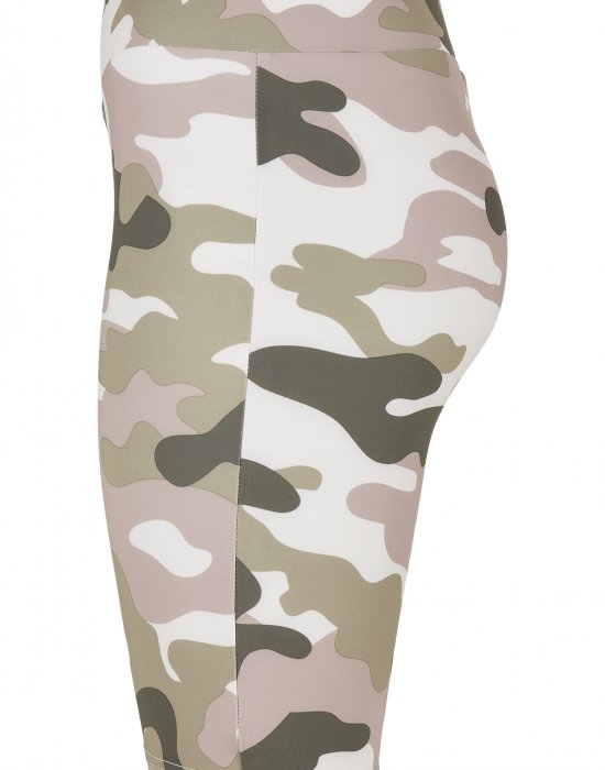 Дамски къс клин в камуфлажен десен Urban Classics High Waist Camo Tech Cycle Shorts duskrose camo, Urban Classics, Клинове - Complex.bg