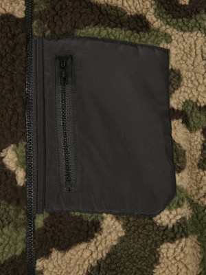 Детско пухкаво яке в камуфлаж Urban Classics 