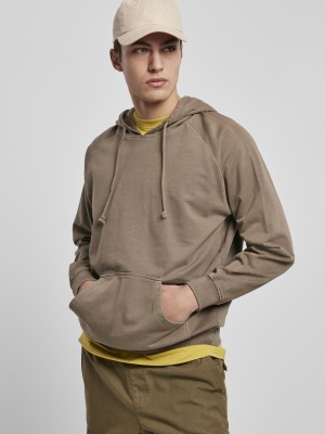Мъжки суичър в цвят тъмно каки Urban Classics Overdyed 