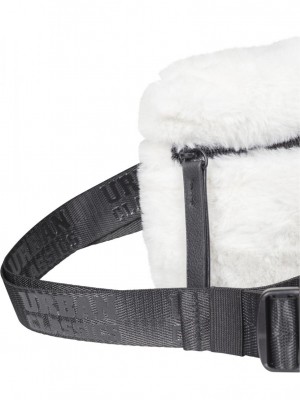 Пухкава чантичка за кръст в бял цвят Urban Classics Teddy 