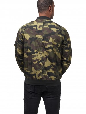 Мъжки камуфлажен бомбър Urban Classics woodcamo