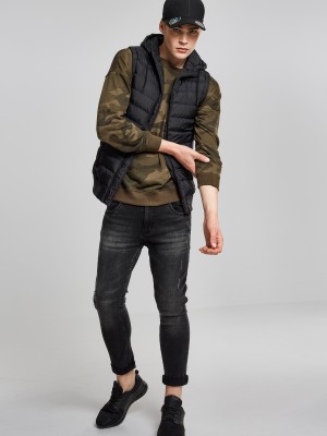 Мъжка жилетка без ръкави в черно от Urban Classics Small Bubble Hooded Vest