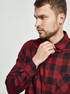 Мъжка червена карирана риза Urban Classics blk/red Мъжка червена карирана риза Urban Classics blk/red
