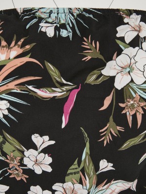 Дамски гащеризон в черен цвят Urban Classics Ladies Viscose Bandeau Jumpsuit