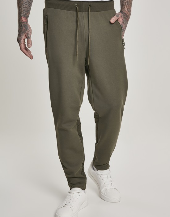 Мъжки спортен панталон в цвят маслина Urban Classics Military Sweatpants, Urban Classics, Панталони - Complex.bg