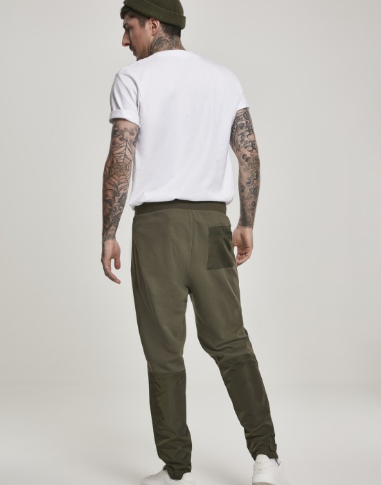 Мъжки спортен панталон в цвят маслина Urban Classics Military Sweatpants, Urban Classics, Панталони - Complex.bg