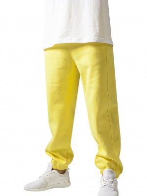 Мъжко изчистено долнище в жълт цвят Urban Classics TB014B Мъжко изчистено долнище в жълт цвят Urban Classics TB014B