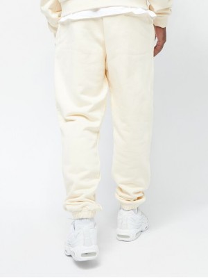Мъжко долнище в цвят екрю Urban Classics Sweatpants Мъжко долнище в цвят екрю Urban Classics Sweatpants