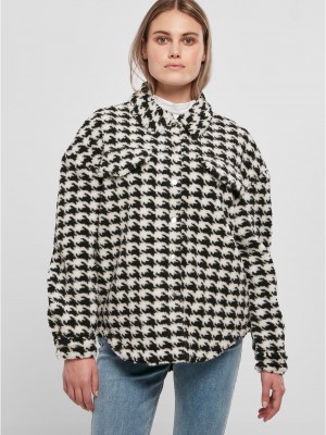 Дамска пухкава риза в черно и бяло Urban Classics  AOP Sherpa Overshirt