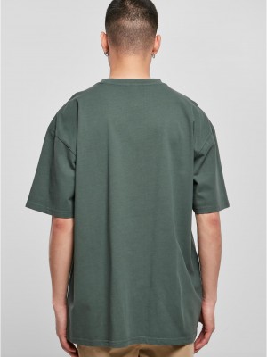 Мъжка тениска в цвят маслина Urban Classics Garment Dye Мъжка тениска в цвят маслина Urban Classics Garment Dye