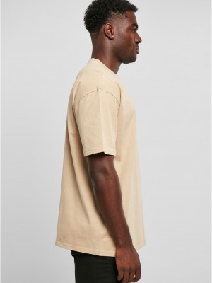 Мъжка тениска в бежов цвят Urban Classics Garment Dye Мъжка тениска в бежов цвят Urban Classics Garment Dye