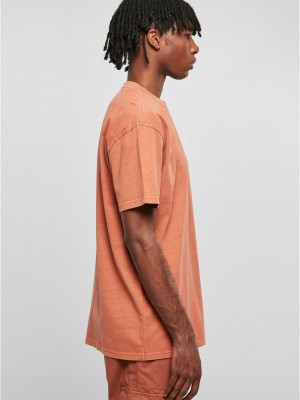 Мъжка тениска в оранжев цвят Urban Classics Garment Dye Мъжка тениска в оранжев цвят Urban Classics Garment Dye