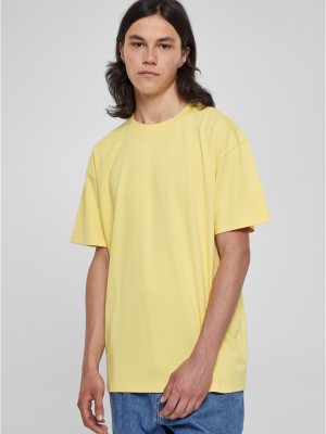 Мъжка тениска в светложълт цвят Urban ClassicsHeavy Tee Мъжка тениска в светложълт цвят Urban ClassicsHeavy Tee
